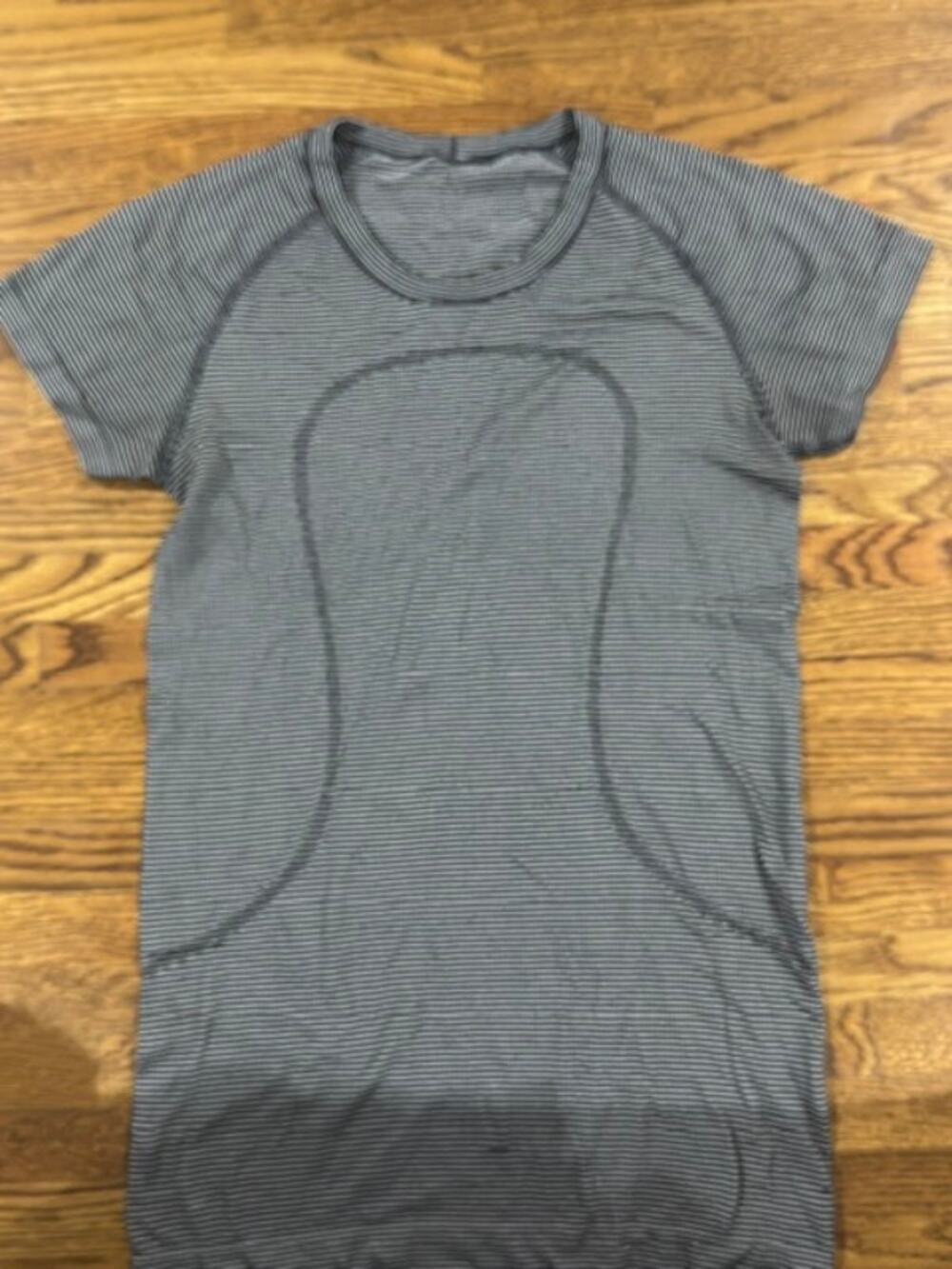Lululemon Swiftly Short Sleeve Stripped